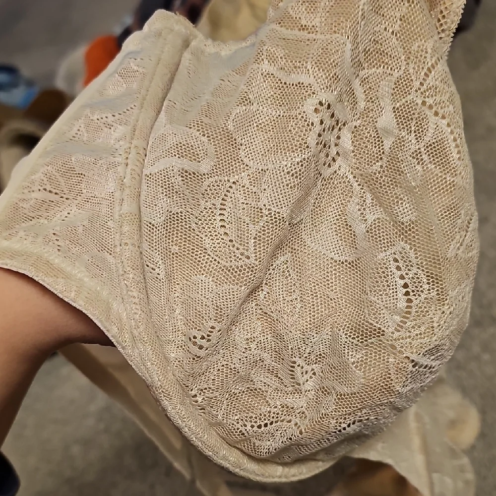 🟠D4🔹️Cacique Lace Underwire Bra - Tan - Picture 2 of 5
